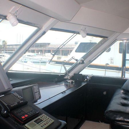 Hotel Your Own Private Yacht Sant Adria de Besos Exterior foto