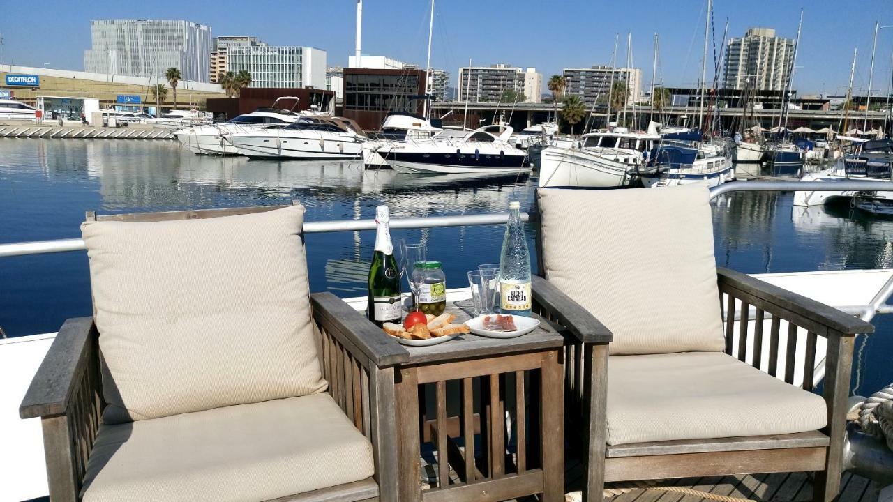 Hotel Your Own Private Yacht Sant Adria de Besos Exterior foto