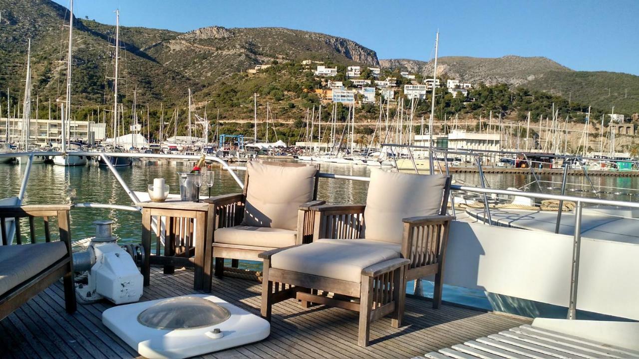 Hotel Your Own Private Yacht Sant Adria de Besos Exterior foto