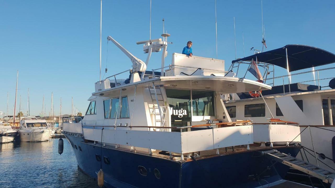 Hotel Your Own Private Yacht Sant Adria de Besos Exterior foto