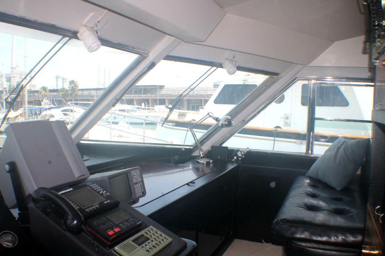 Hotel Your Own Private Yacht Sant Adria de Besos Exterior foto